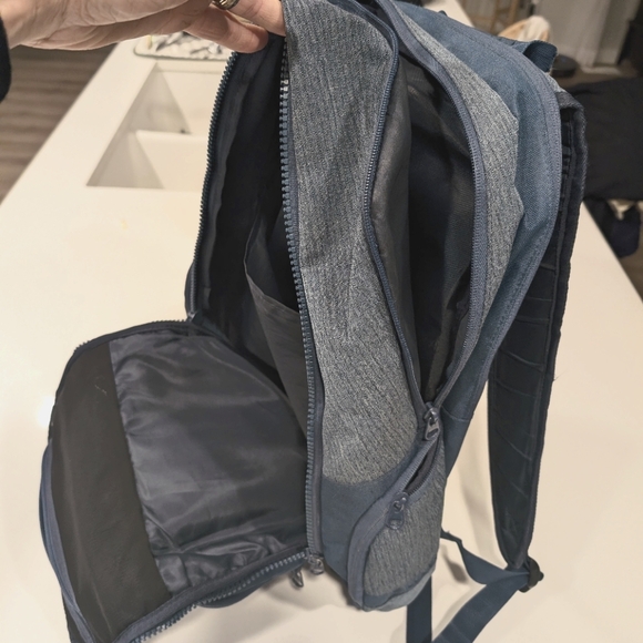 BILLABONG BACKPACK - Picture 2 of 5